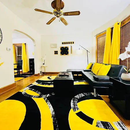 The Amber Retreat - Brooklyn Centre Comfort - Charming Space For Families, Couples & Business Travelers Near Downtown - With 300Mb Wifi, Parking & Self Check-In Cleveland Exterior foto