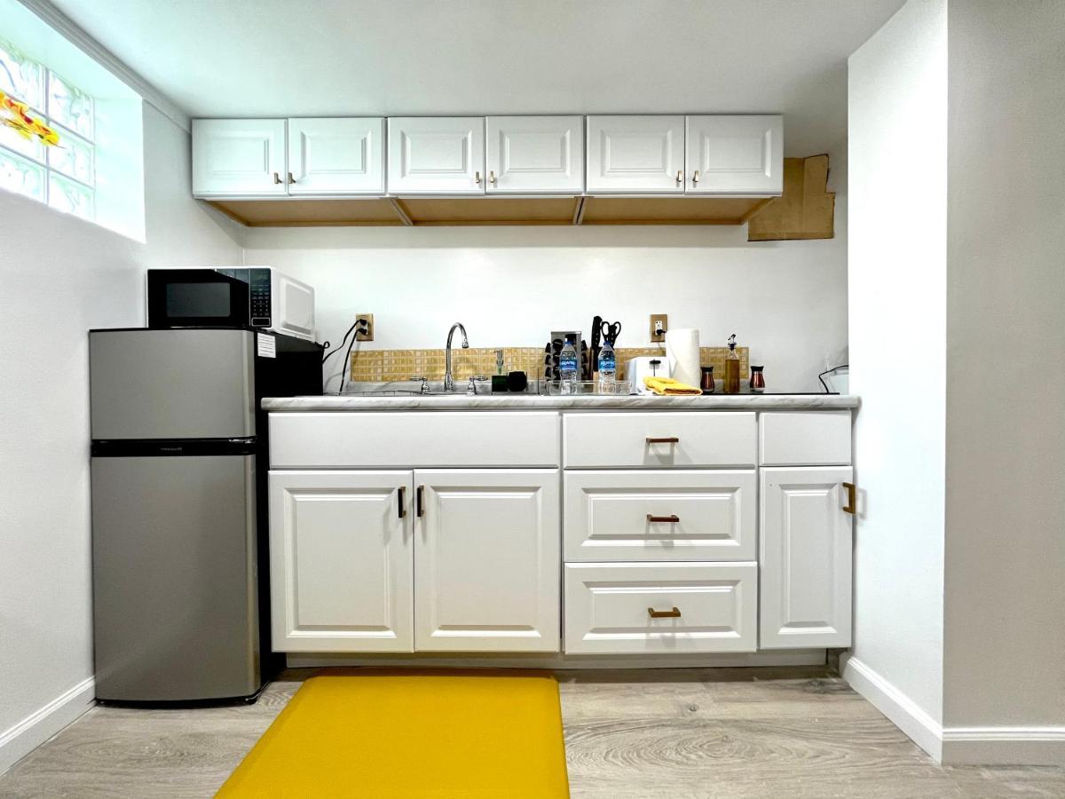 The Amber Retreat: Brooklyn Centre Comfort Holiday home Cleveland