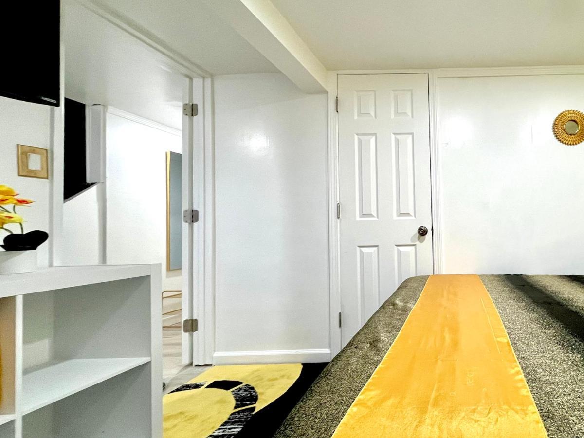 Holiday home The Amber Retreat: Brooklyn Centre Comfort Cleveland