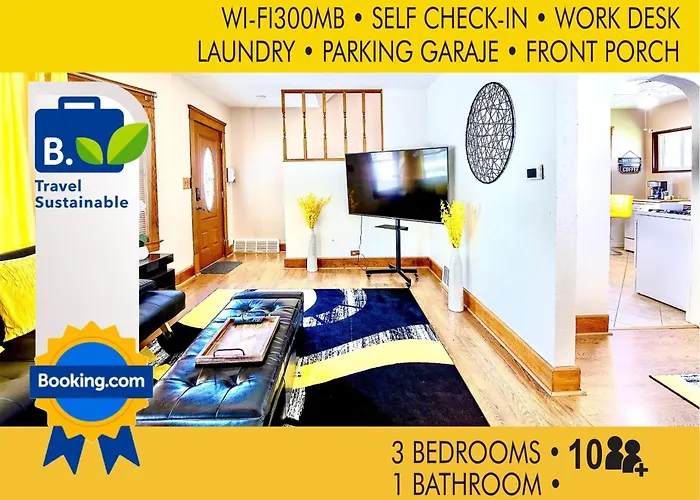The Amber Retreat - Brooklyn Centre Comfort - Charming Space For Families, Couples & Business Travelers Near Downtown - With 300Mb Wifi, Parking & Self Check-In
