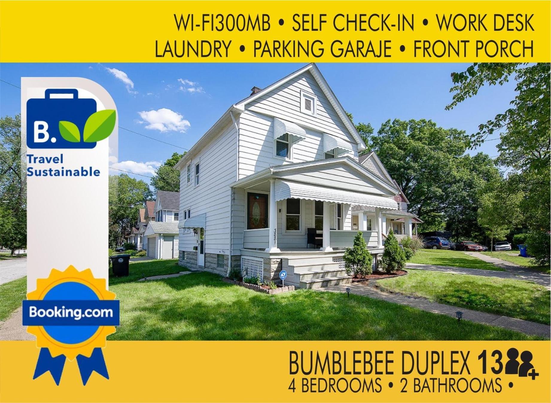 The Amber Retreat - Brooklyn Centre Comfort - Charming Space For Families, Couples & Business Travelers Near Downtown - With 300mb Wifi, Parking & Self Check-in Casa de Férias *